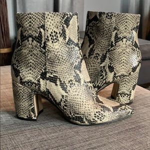 Sam Edelman Hilty Snake Ankle Bootie 8.5